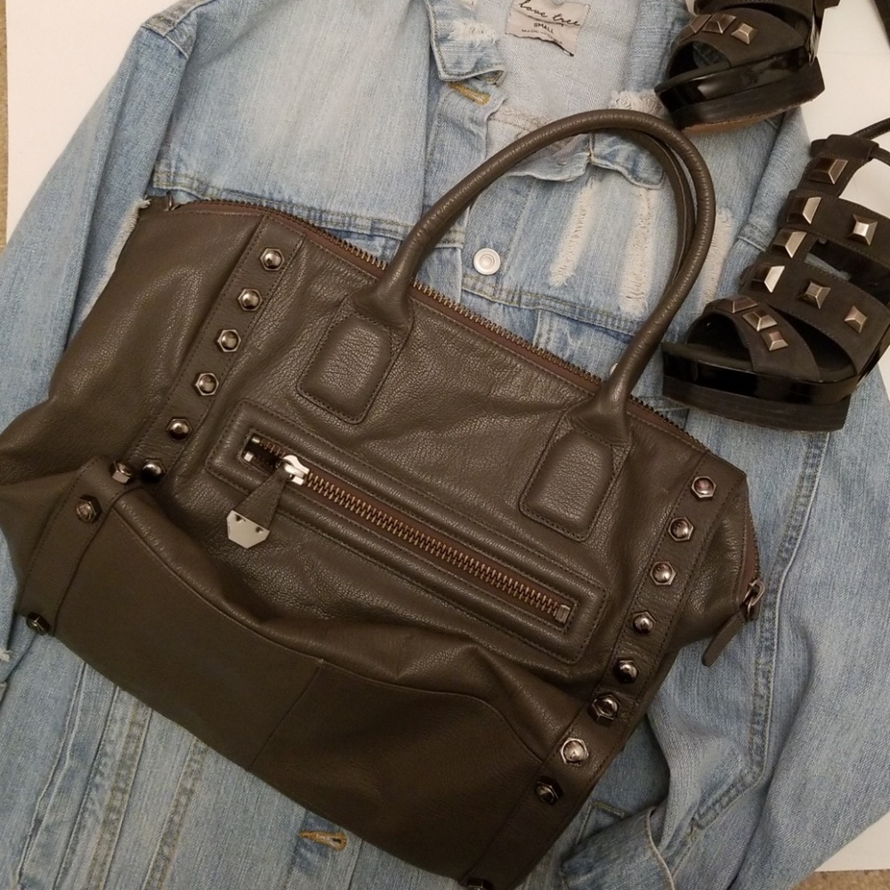 SOLD! 👜Kenneth Cole Satchel Bag